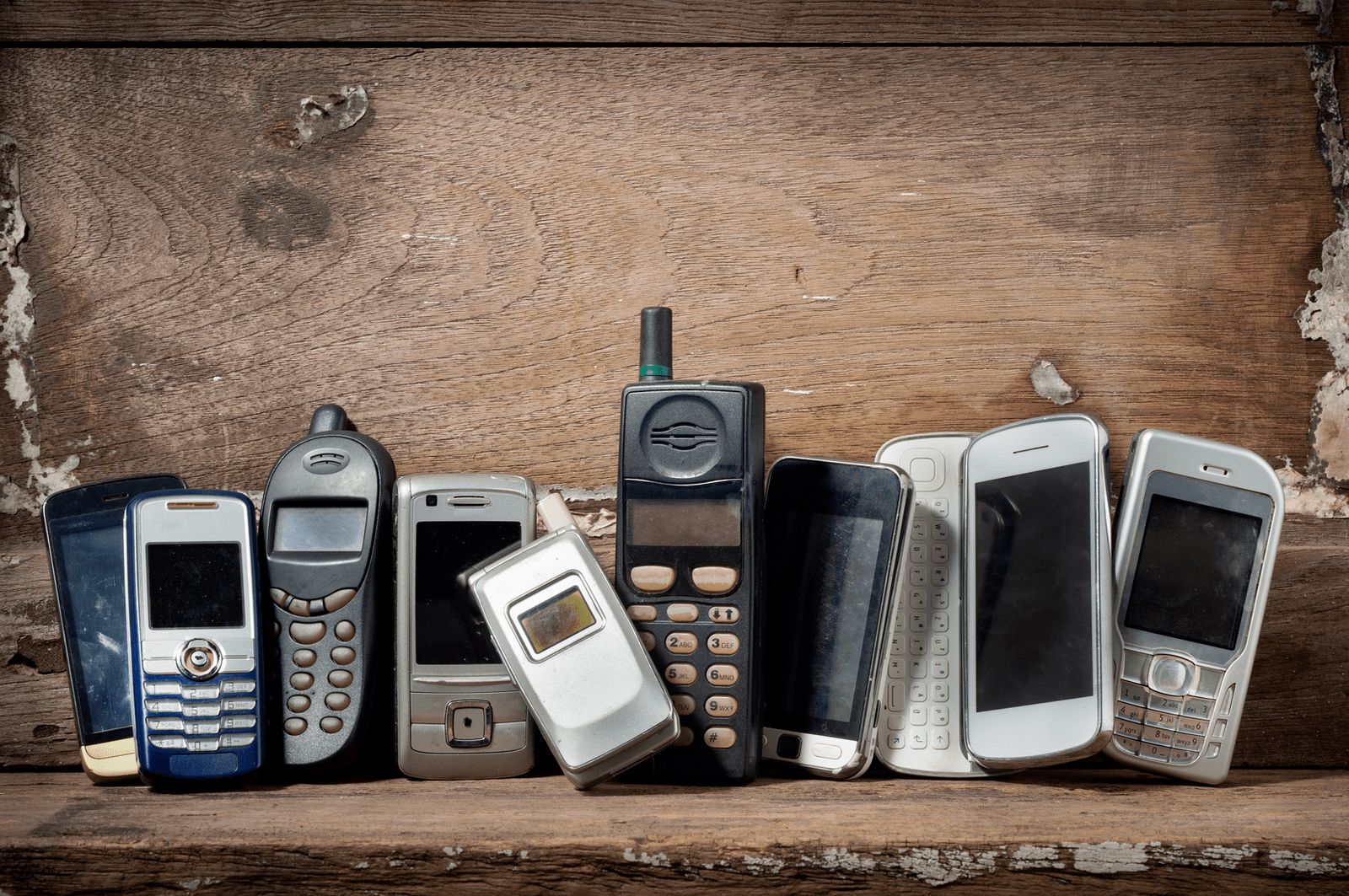 The History of Smartphones from Keypads to Touchscreens